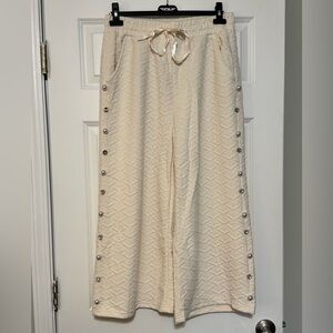 NWT Simply Southern Quilted Peal Rhinestone Cream Wide Leg Ankle Pants Large